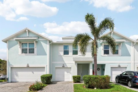 Townhouse in Stuart, Florida 3 bedrooms, 137.03 sq.m. № 2245517 - photo 2