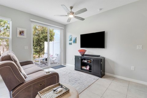 Townhouse in Stuart, Florida 3 bedrooms, 137.03 sq.m. № 2245517 - photo 7