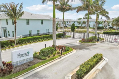 Townhouse in Stuart, Florida 3 bedrooms, 137.03 sq.m. № 2245517