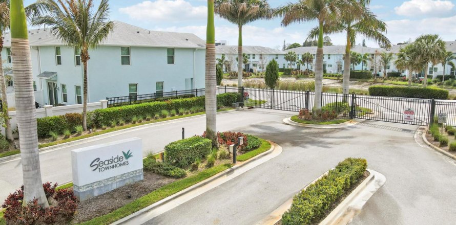 Townhouse in Stuart, Florida 3 bedrooms, 137.03 sq.m. № 2245517