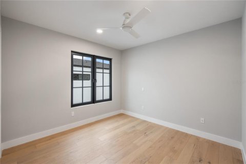 House in Orlando, Florida 5 bedrooms, 337.42 sq.m. № 1808284 - photo 25
