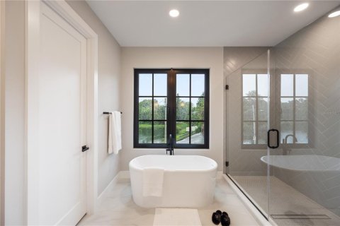 House in Orlando, Florida 5 bedrooms, 337.42 sq.m. № 1808284 - photo 18