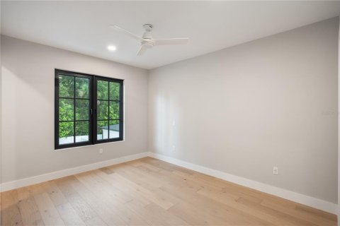 House in Orlando, Florida 5 bedrooms, 337.42 sq.m. № 1808284 - photo 22