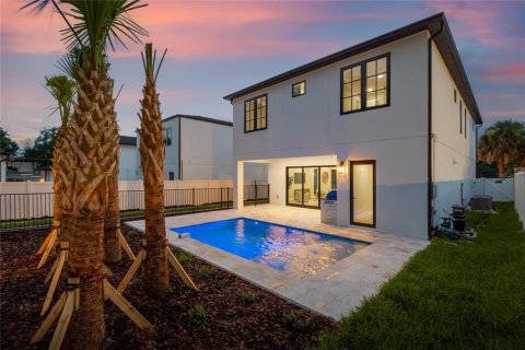 House in Orlando, Florida 5 bedrooms, 337.42 sq.m. № 1808284 - photo 30