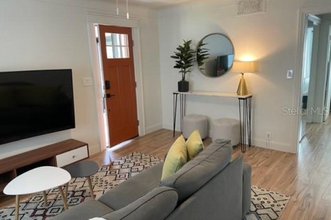 Casa en alquiler en Saint Petersburg, Florida, 2 dormitorios, 89.37 m2 № 1854518 - foto 4