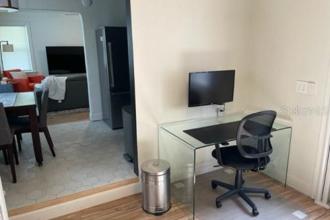 Casa en alquiler en Saint Petersburg, Florida, 2 dormitorios, 89.37 m2 № 1854518 - foto 20