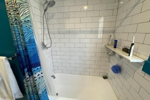 Casa en alquiler en Saint Petersburg, Florida, 2 dormitorios, 89.37 m2 № 1854518 - foto 15