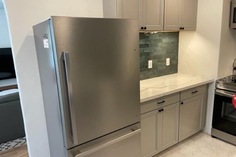 Casa en alquiler en Saint Petersburg, Florida, 2 dormitorios, 89.37 m2 № 1854518 - foto 6