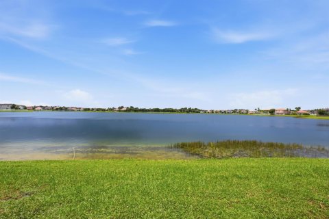 Villa ou maison à vendre à Port St. Lucie, Floride: 3 chambres, 219.81 m2 № 2342998 - photo 12