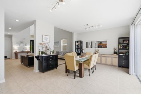 Villa ou maison à vendre à Port St. Lucie, Floride: 3 chambres, 219.81 m2 № 2342998 - photo 11