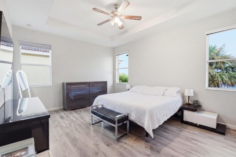 Villa ou maison à vendre à Port St. Lucie, Floride: 3 chambres, 219.81 m2 № 2342998 - photo 17