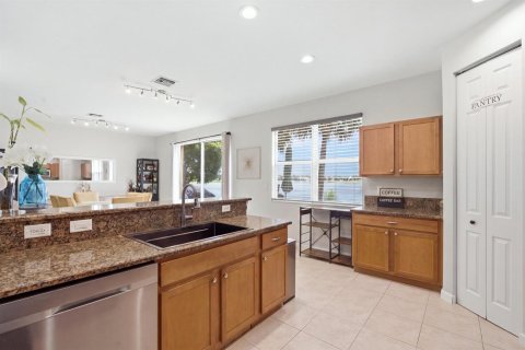 Villa ou maison à vendre à Port St. Lucie, Floride: 3 chambres, 219.81 m2 № 2342998 - photo 9