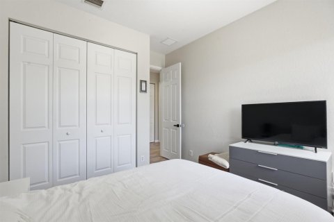 Villa ou maison à vendre à Port St. Lucie, Floride: 3 chambres, 219.81 m2 № 2342998 - photo 23