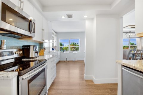 Copropriété à vendre à Fort Lauderdale, Floride: 2 chambres, 158.49 m2 № 2017033 - photo 16