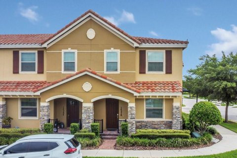 Townhouse in Orlando, Florida 2 bedrooms, 158.77 sq.m. № 1815244 - photo 1