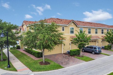 Townhouse in Orlando, Florida 2 bedrooms, 158.77 sq.m. № 1815244 - photo 24