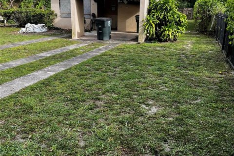 Casa en venta en North Miami, Florida, 2 dormitorios, 72.19 m2 № 1817692 - foto 2
