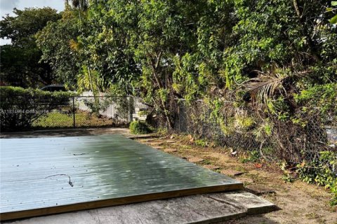Casa en venta en North Miami, Florida, 2 dormitorios, 72.19 m2 № 1817692 - foto 4