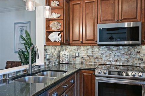 Townhouse in Bradenton, Florida 2 bedrooms, 160.54 sq.m. № 2096429 - photo 7