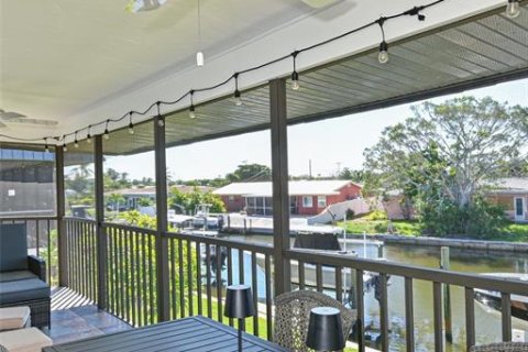 Townhouse in Bradenton, Florida 2 bedrooms, 160.54 sq.m. № 2096429 - photo 12