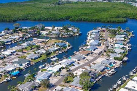 Townhouse in Bradenton, Florida 2 bedrooms, 160.54 sq.m. № 2096429 - photo 28