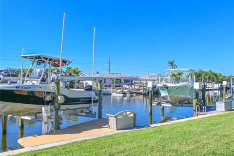 Townhouse in Bradenton, Florida 2 bedrooms, 160.54 sq.m. № 2096429 - photo 30