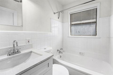 Propiedad comercial en venta en Saint Petersburg, Florida, 2 dormitorios, 102.84 m2 № 1913211 - foto 7