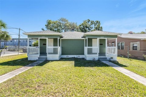 Propiedad comercial en venta en Saint Petersburg, Florida, 2 dormitorios, 102.84 m2 № 1913211 - foto 1