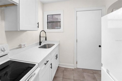 Propiedad comercial en venta en Saint Petersburg, Florida, 2 dormitorios, 102.84 m2 № 1913211 - foto 6