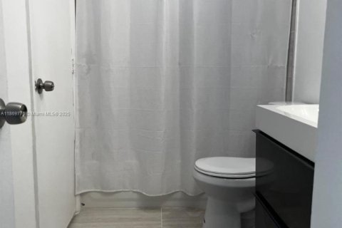 Снять в аренду кондоминиум в Лодерхилл, Флорида 1 спальня, 67.73м2, № 1895367 - фото 13