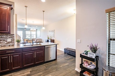 Touwnhouse à louer à Tampa, Floride: 2 chambres, 151.62 m2 № 2385691 - photo 14
