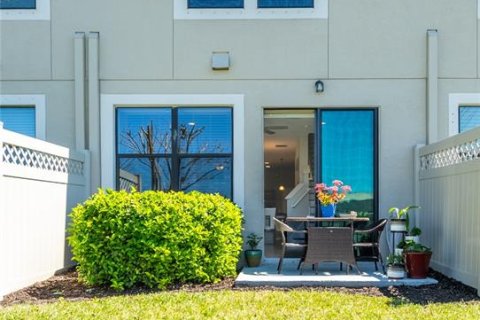Touwnhouse à louer à Tampa, Floride: 2 chambres, 151.62 m2 № 2385691 - photo 18