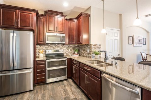 Touwnhouse à louer à Tampa, Floride: 2 chambres, 151.62 m2 № 2385691 - photo 12