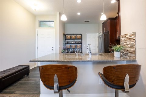 Touwnhouse à louer à Tampa, Floride: 2 chambres, 151.62 m2 № 2385691 - photo 15
