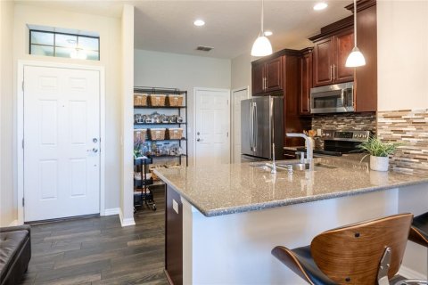 Touwnhouse à louer à Tampa, Floride: 2 chambres, 151.62 m2 № 2385691 - photo 11