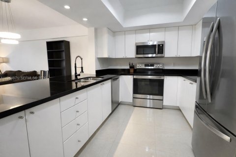 Купить кондоминиум в Санни-Айлс-Бич, Флорида 1 спальня, 91.97м2, № 2003177 - фото 3