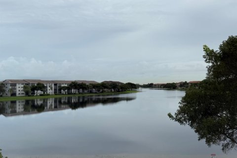 Copropriété à louer à Pembroke Pines, Floride: 1 chambre, 95.97 m2 № 2362096 - photo 3