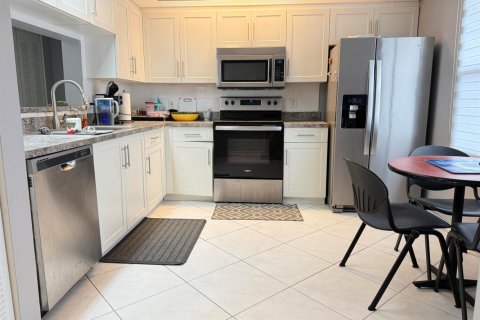 Copropriété à louer à Pembroke Pines, Floride: 1 chambre, 95.97 m2 № 2362096 - photo 10