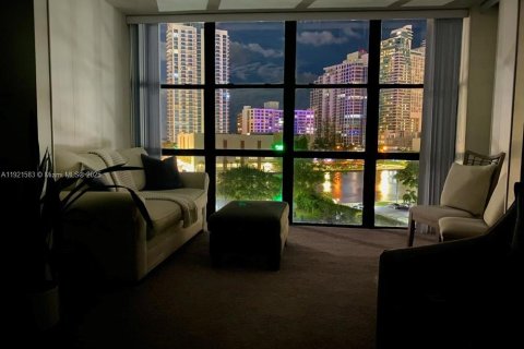 Condominio en venta en Hallandale Beach, Florida, 1 dormitorio, 85.01 m2 № 1975379 - foto 4