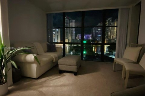 Condominio en venta en Hallandale Beach, Florida, 1 dormitorio, 85.01 m2 № 1975379 - foto 8