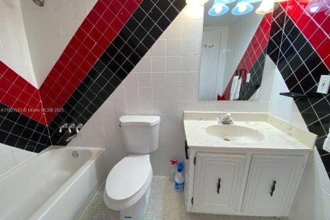 Condominio en venta en Hallandale Beach, Florida, 1 dormitorio, 85.01 m2 № 1975379 - foto 18