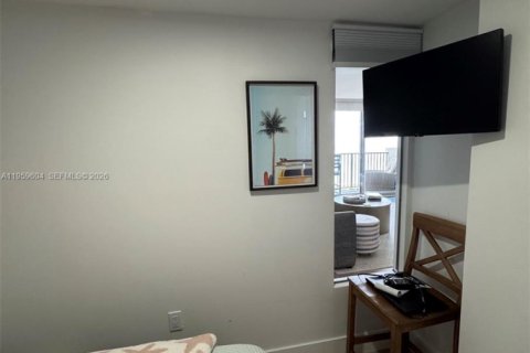 Condo in Surfside, Florida, 2 bedrooms  № 2020247 - photo 7