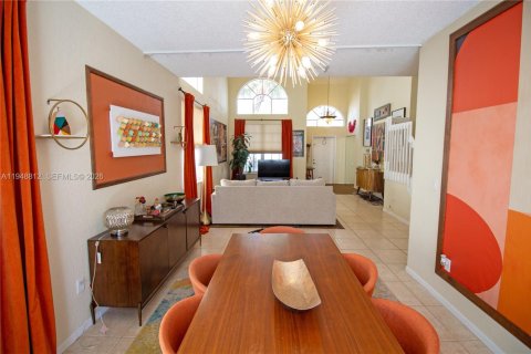 Villa ou maison à vendre à Pembroke Pines, Floride: 4 chambres, 267.56 m2 № 2005202 - photo 5