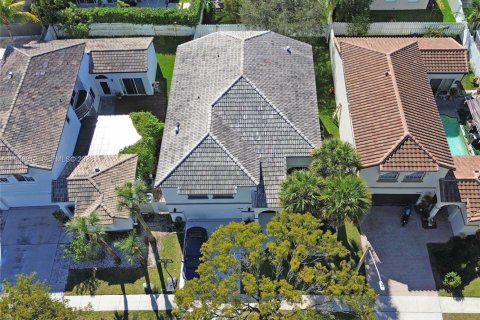 Купить виллу или дом в Пемброк-Пайнс, Флорида 4 спальни, 267.56м2, № 2005202 - фото 20