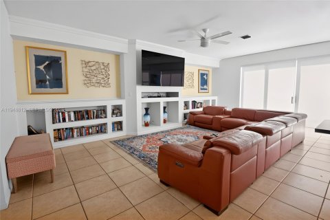 Villa ou maison à vendre à Pembroke Pines, Floride: 4 chambres, 267.56 m2 № 2005202 - photo 2