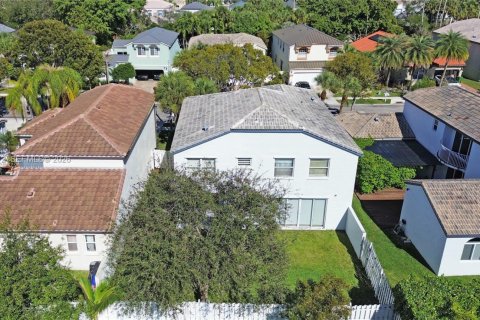 Купить виллу или дом в Пемброк-Пайнс, Флорида 4 спальни, 267.56м2, № 2005202 - фото 19