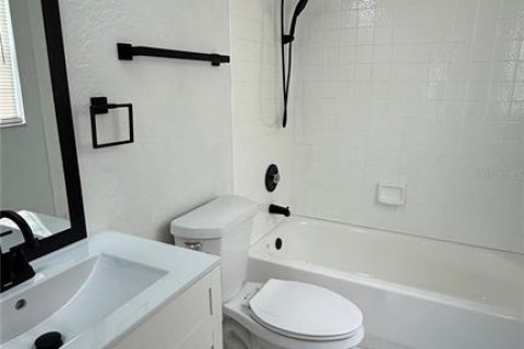 Villa ou maison à louer à Port Charlotte, Floride: 2 chambres, 84.73 m2 № 1901718 - photo 7