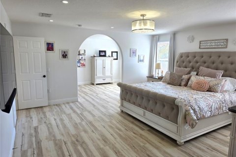 House in Tampa, Florida 4 bedrooms, 287.25 sq.m. № 1882890 - photo 30