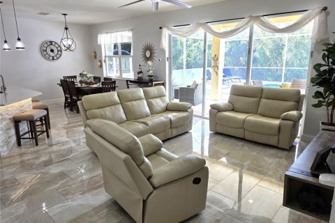 House in Tampa, Florida 4 bedrooms, 287.25 sq.m. № 1882890 - photo 16