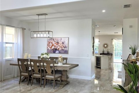 House in Tampa, Florida 4 bedrooms, 287.25 sq.m. № 1882890 - photo 5